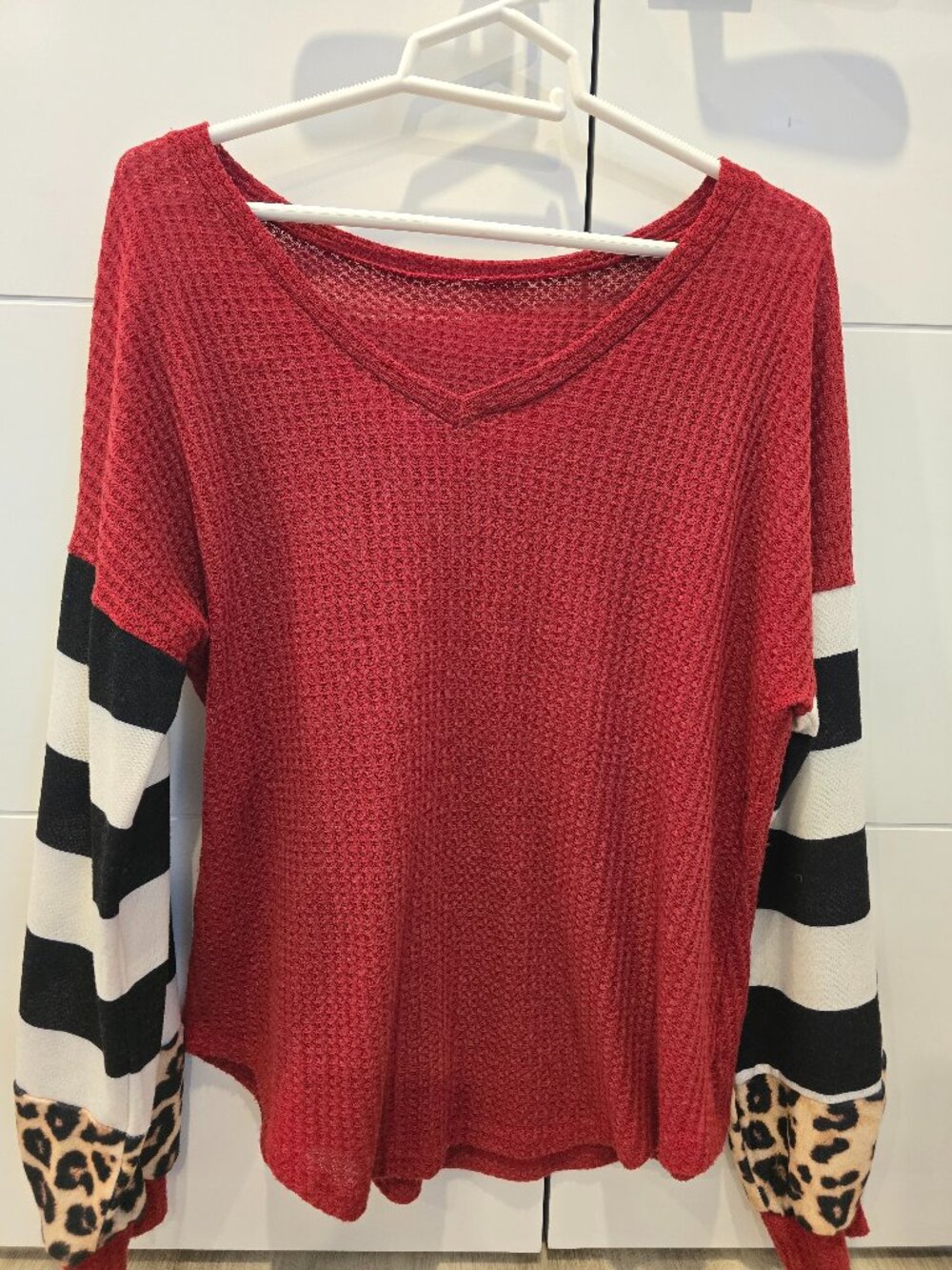 Stylish long sleeve jersey, size M